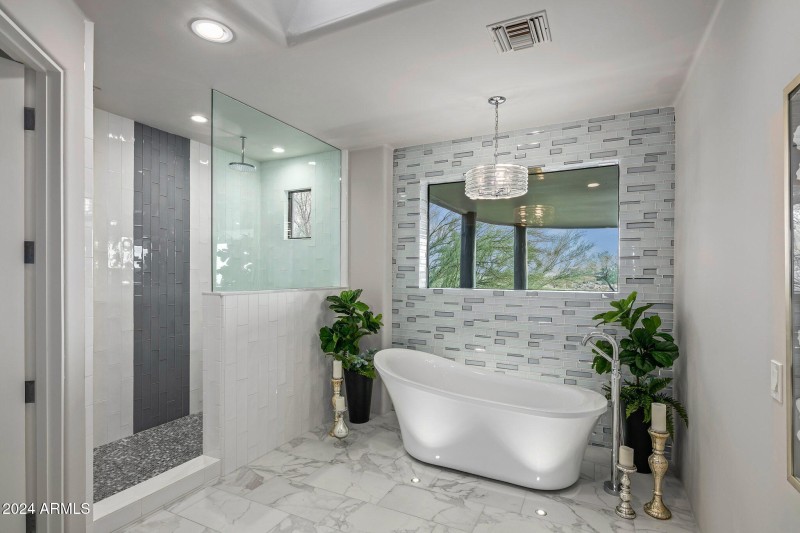 019_Master Bath