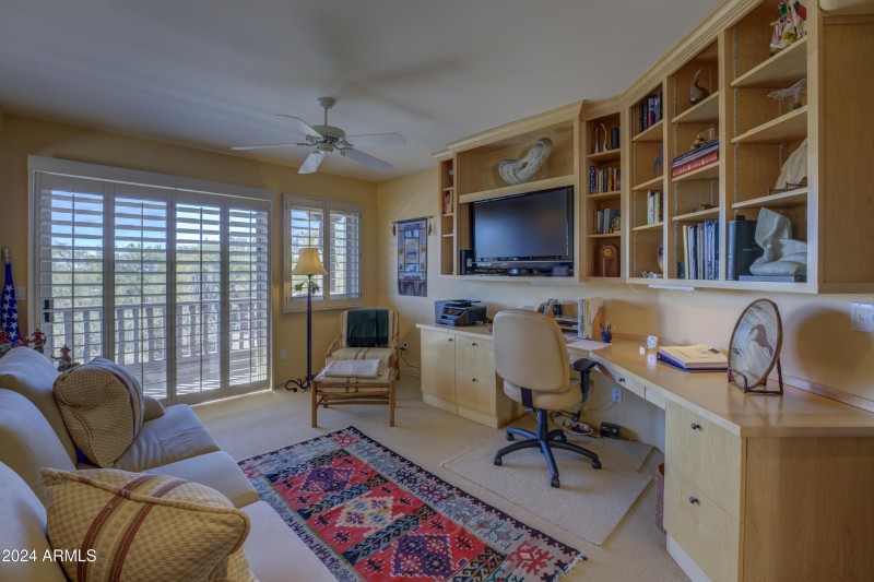 Guest suite/office