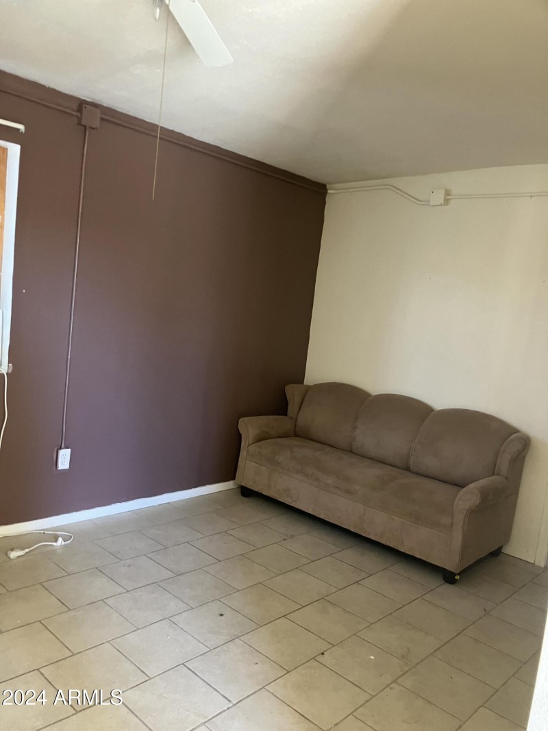 57AC2CD9-16BE-474D-A987-CAEE34FAA883