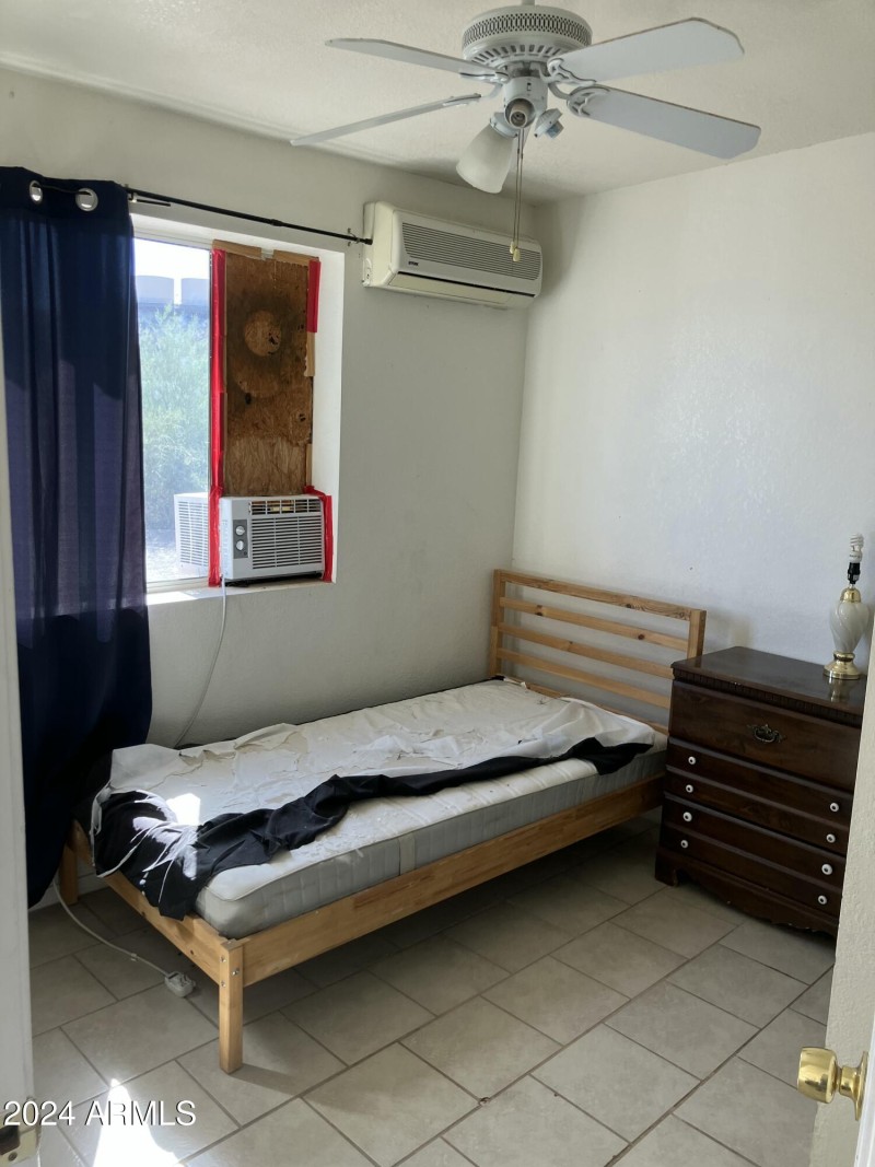 29C5D44C-4B2E-45F6-A976-ADF705DA94C5