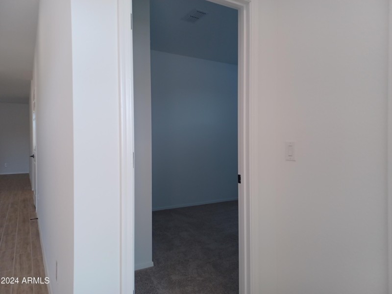 008 Bedroom 2 Entry