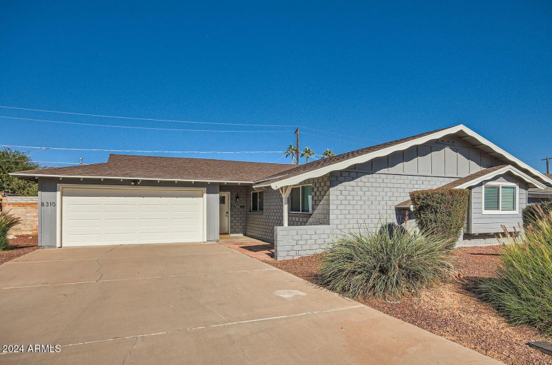 8310 E Devonshire Ave - 001 - 01 Front