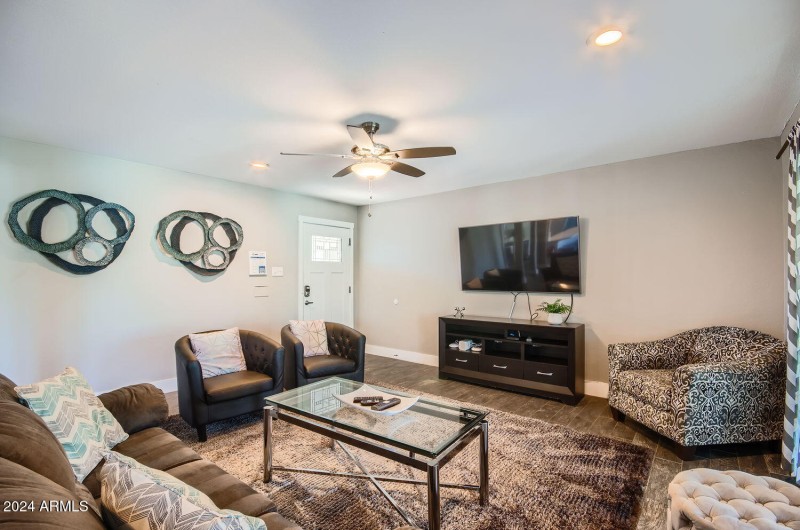 8310 E Devonshire Ave - Web Quality - 00