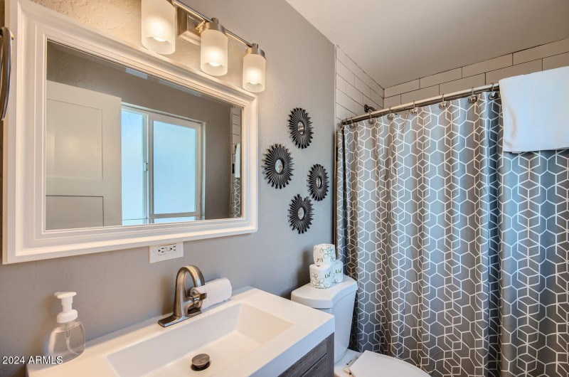 8310 E Devonshire Ave - Web Quality - 02