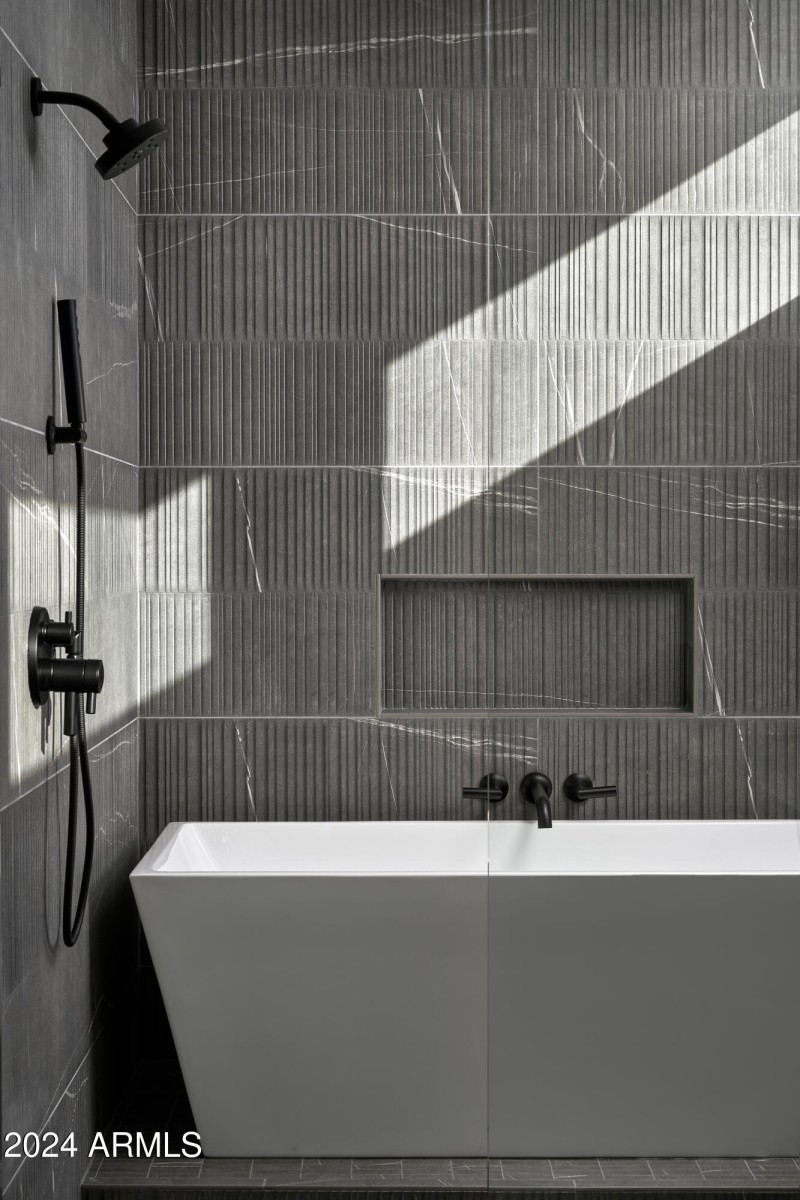 Statement Soaking Tub Retreat