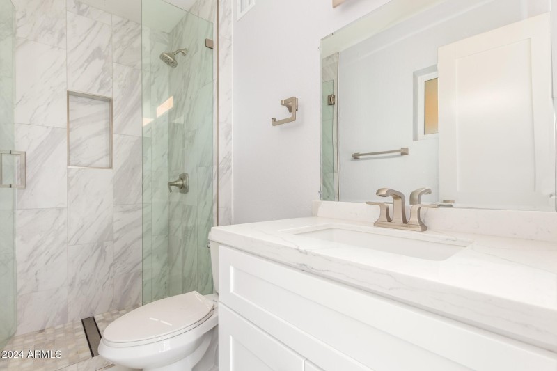 13 Master Bath