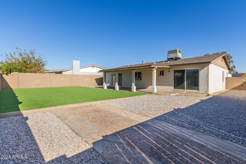 47 Back Yard (4)