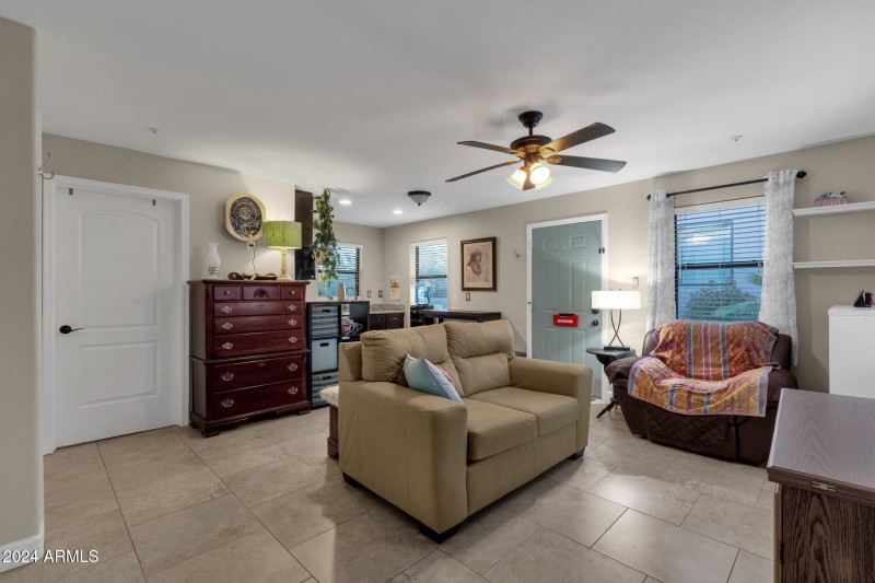 58-web-or-mls-15019-n-mayflower-dr