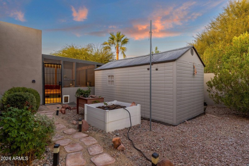 64-web-or-mls-15019-n-mayflower-dr