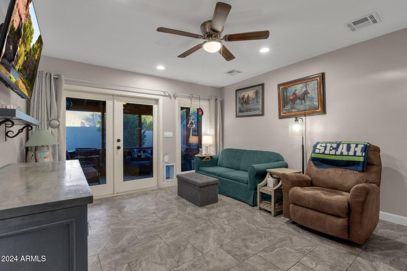 66-web-or-mls-15019-n-mayflower-dr