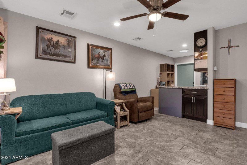 68-web-or-mls-15019-n-mayflower-dr