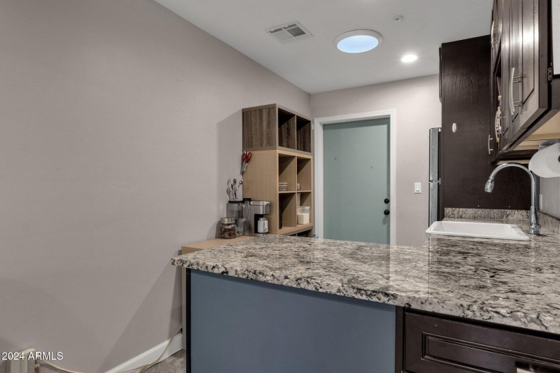69-web-or-mls-15019-n-mayflower-dr