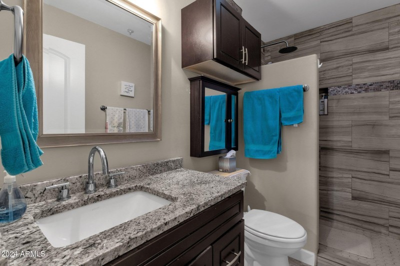 72-web-or-mls-15019-n-mayflower-dr
