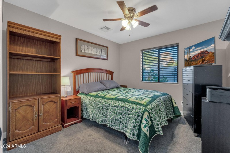 73-web-or-mls-15019-n-mayflower-dr