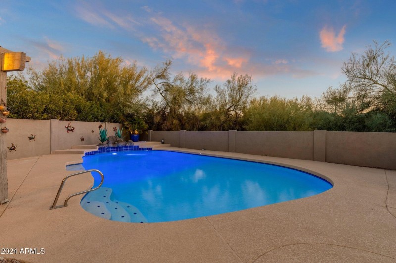 47-web-or-mls-15019-n-mayflower-dr