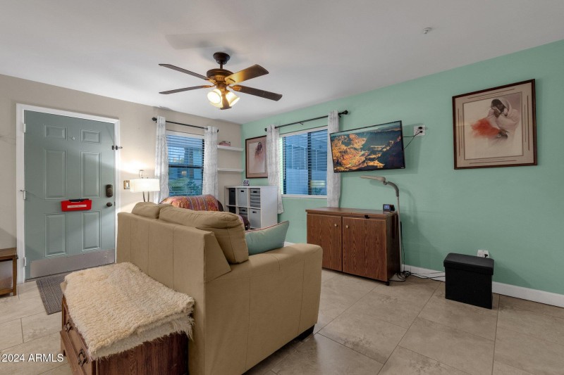 57-web-or-mls-15019-n-mayflower-dr
