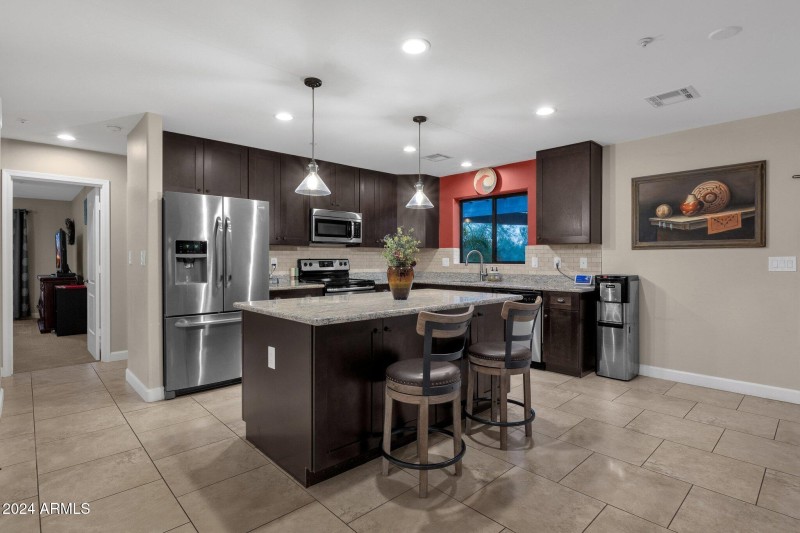 19-web-or-mls-15019-n-mayflower-dr