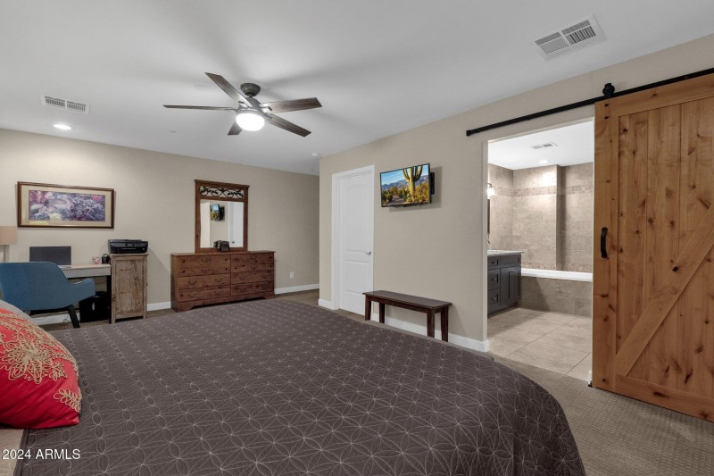 28-web-or-mls-15019-n-mayflower-dr