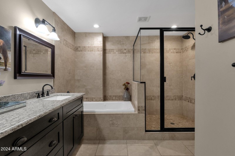 31-web-or-mls-15019-n-mayflower-dr