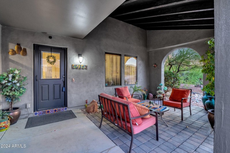 12-web-or-mls-15019-n-mayflower-dr