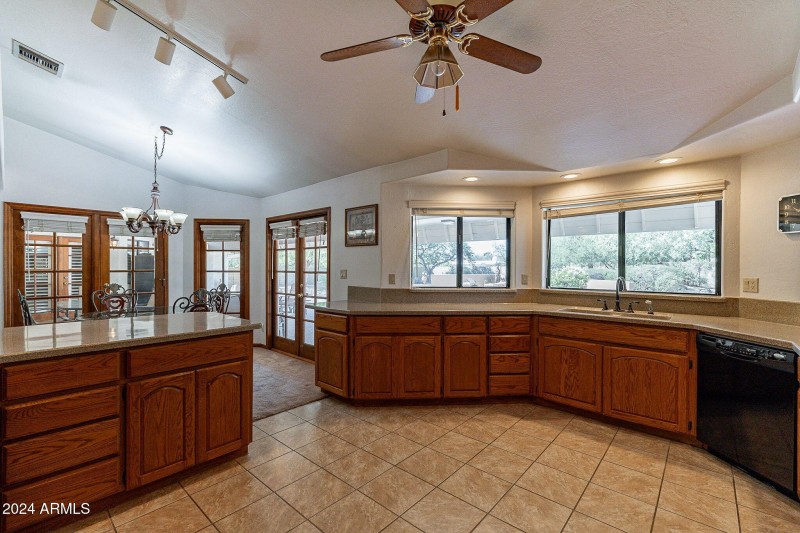 Bright Kitche