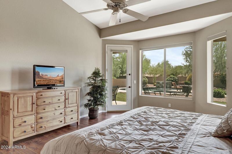 28_4343_East_Mossman_Drive__20_mls