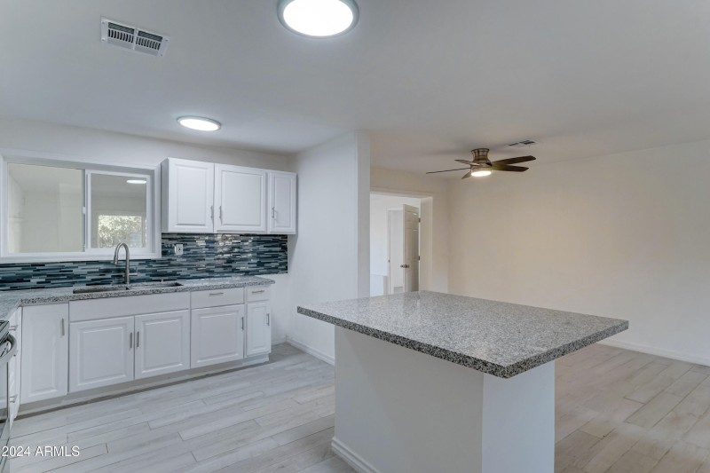 4522 N 14th Ave-9