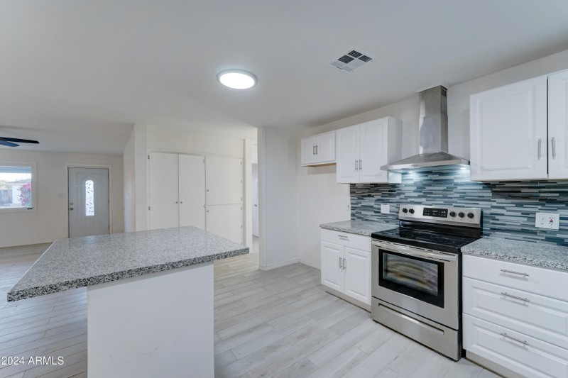 4522 N 14th Ave-10