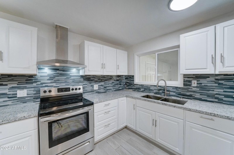4522 N 14th Ave-12