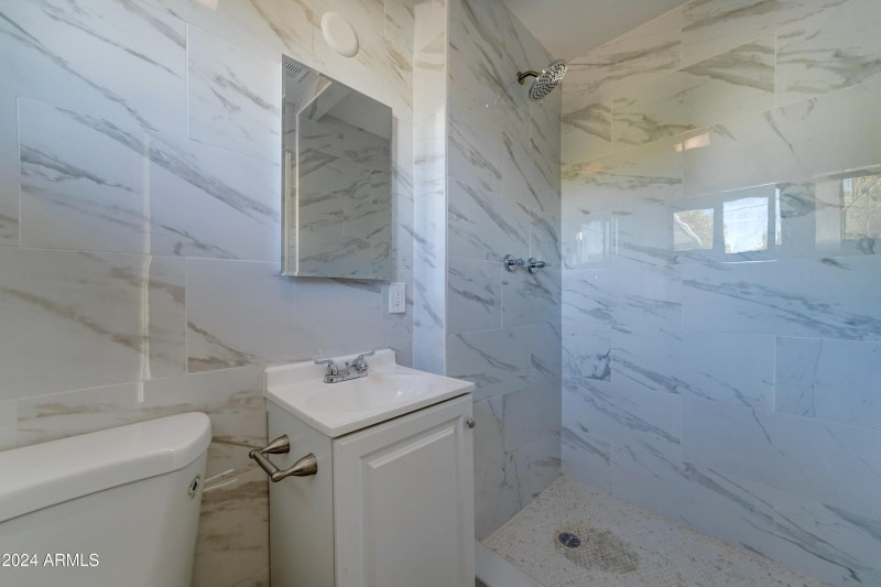 4522 N 14th Ave-19