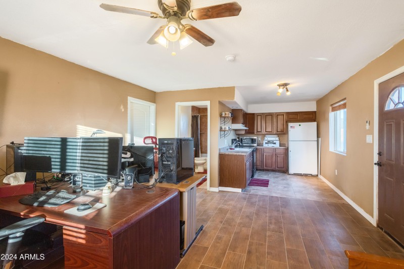 822 W Dust Storm Rd.