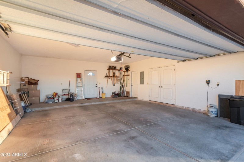 822 W Dust Storm Rd.