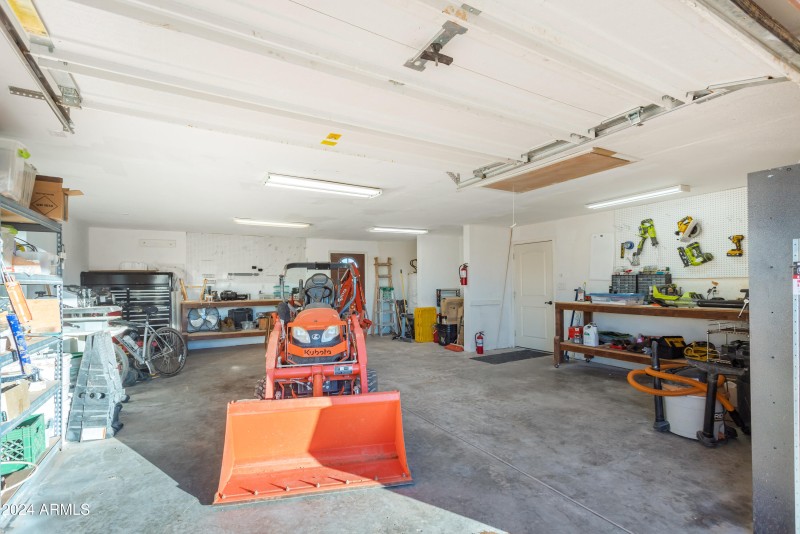 822 W Dust Storm Rd.