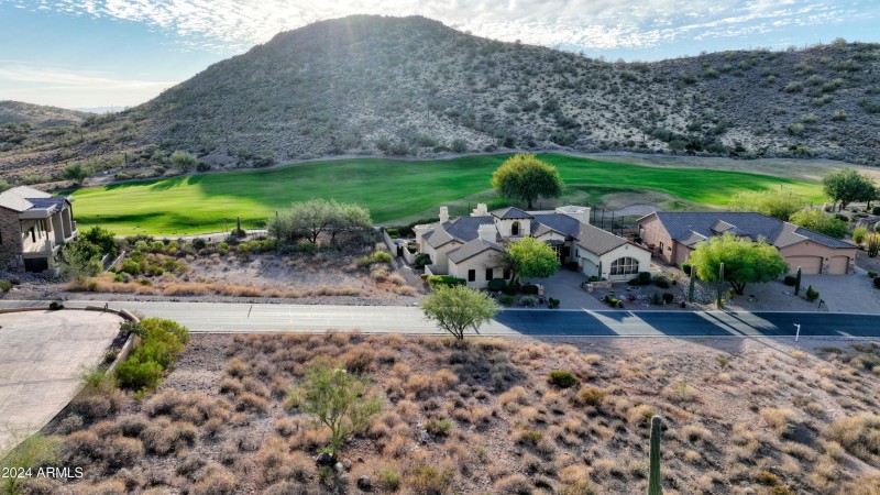 DC84FB11-5822-437F-8621-988C9F78AB62