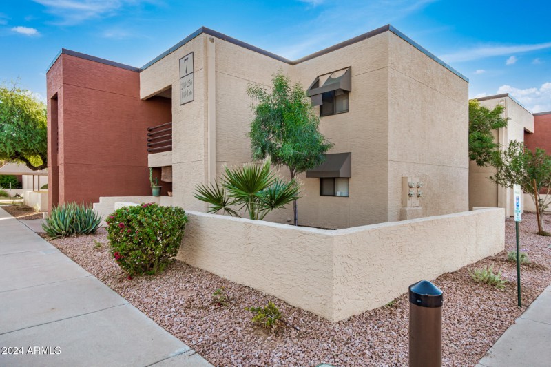 outside unit corner