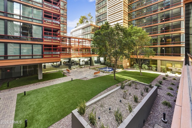 011_Optima Community Courtyard