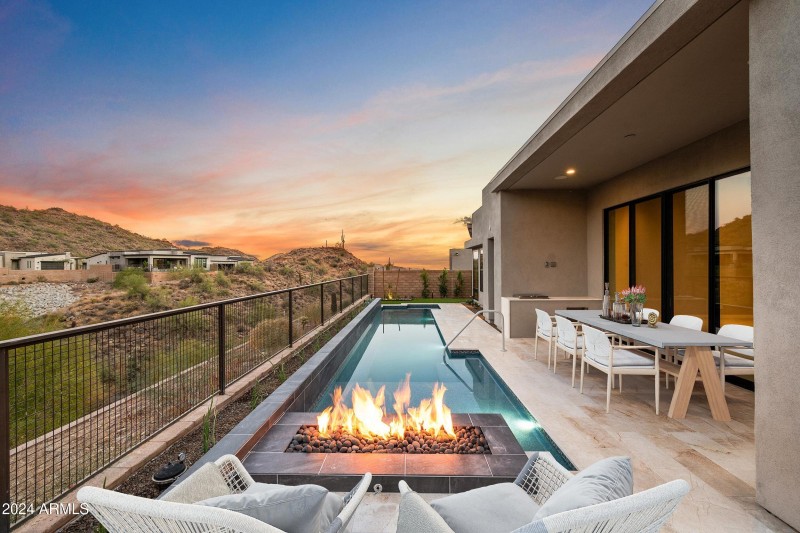 Pool at sunset w/firepit