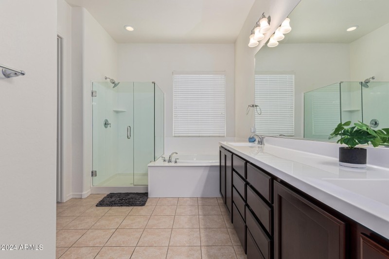 28 - Tripoli Master Bath