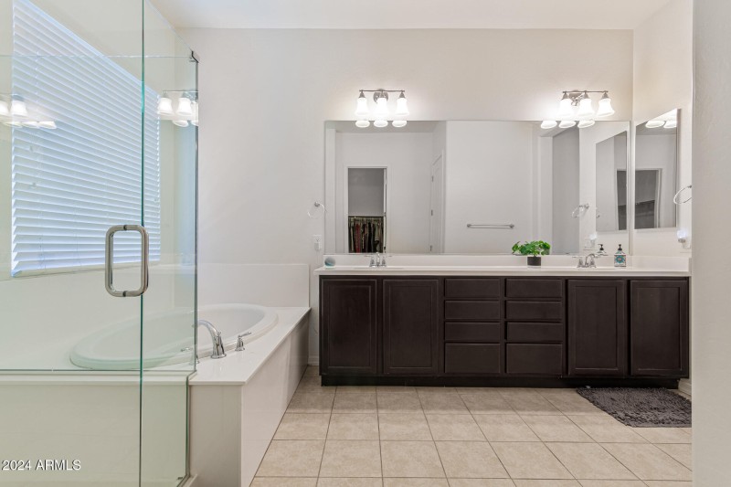 29 - Tripoli Master Bath
