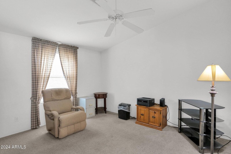 Den / Bonus Room