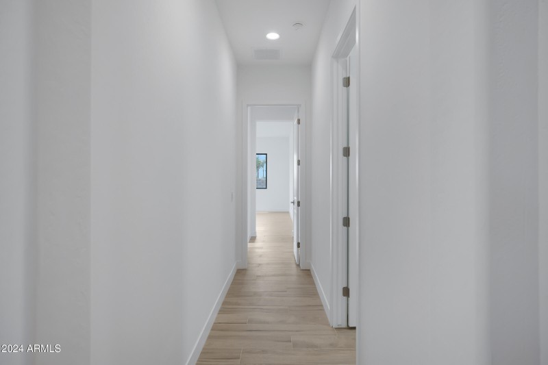 3624 N 59th St-26