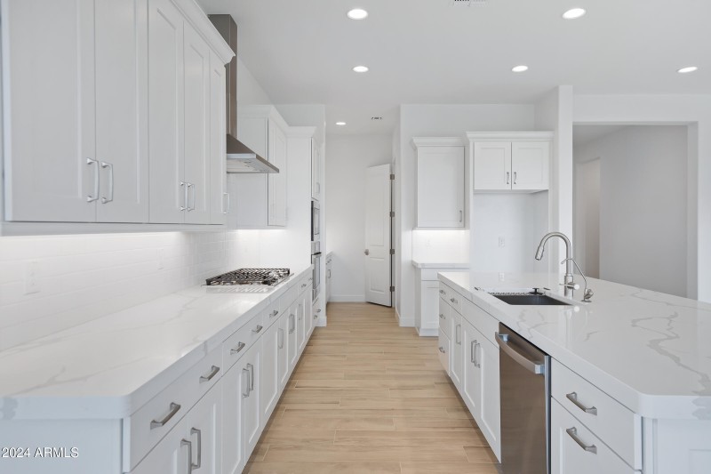 3624 N 59th St-16