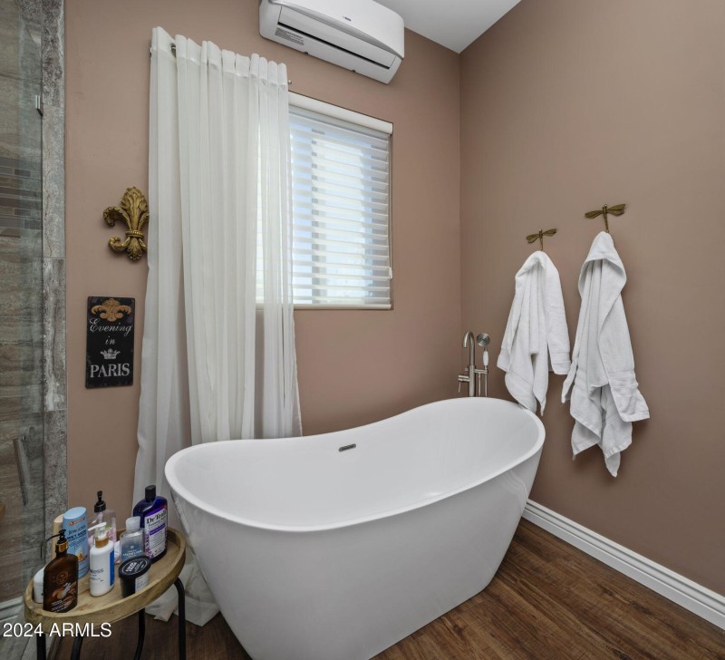 Stand Alone Tub