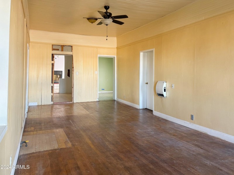 9 Interior