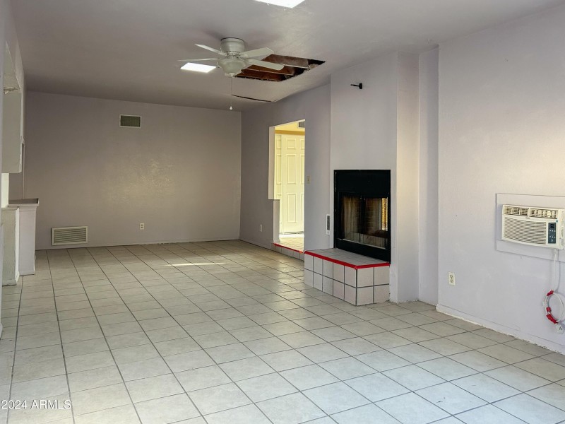 25 Interior