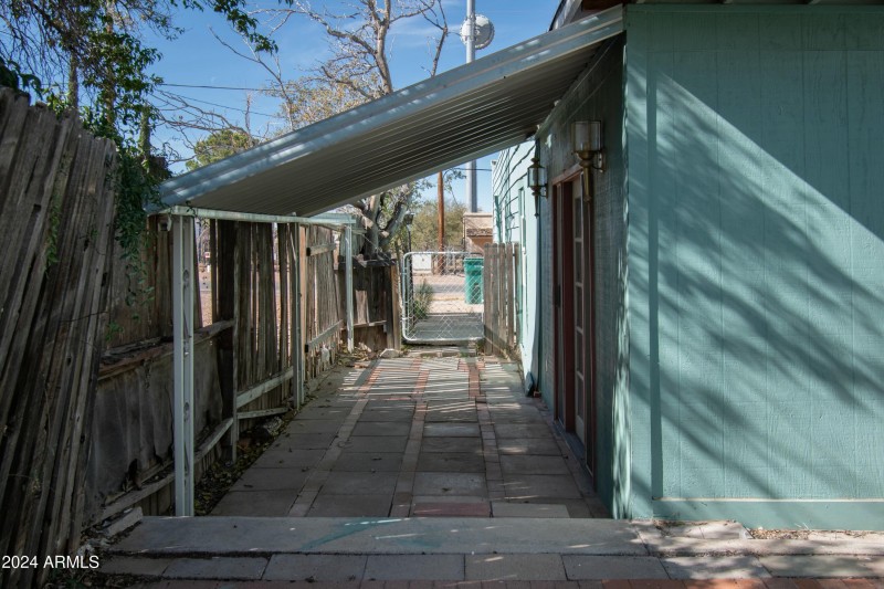 58 Exterior