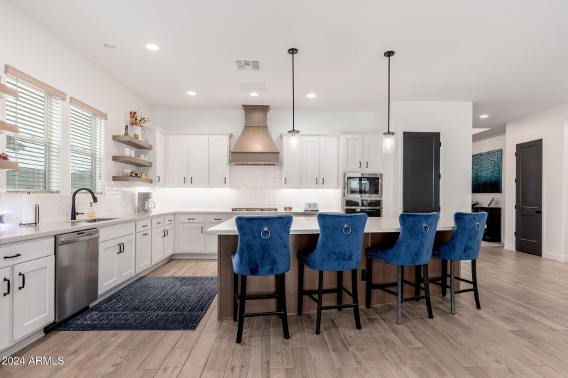 21354 W Minnezona Ave - 06