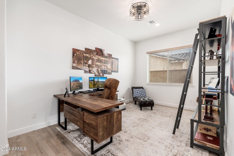 21354 W Minnezona Ave - 27