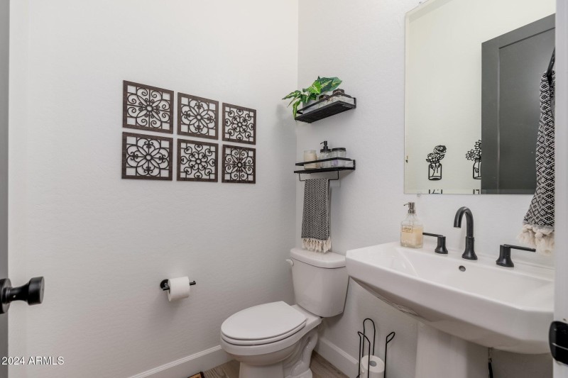 21354 W Minnezona Ave - 32