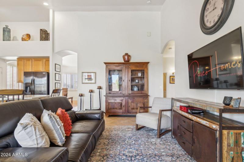 11-web-or-mls-27231-n-47th-st